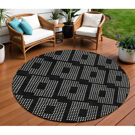 8' Black And Ivory Round Geometric Washable Indoor Outdoor Area Rug Photo 1