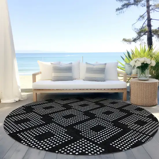 8' Black And Ivory Round Geometric Washable Indoor Outdoor Area Rug Photo 6