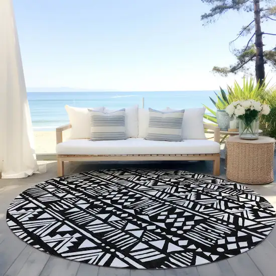 8' Black And Ivory Round Southwestern Washable Indoor Outdoor Area Rug Photo 7