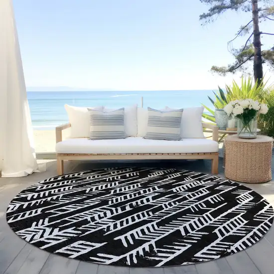 8' Black And Ivory Round Tribal Washable Indoor Outdoor Area Rug Photo 6