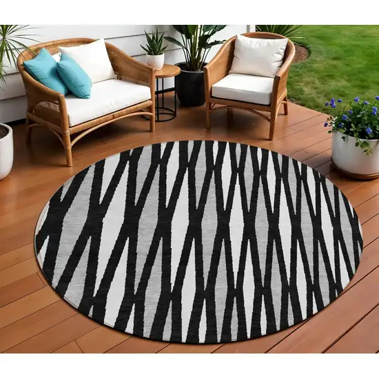 8' Black Ivory And Gray Round Geometric Washable Indoor Outdoor Area Rug Photo 1