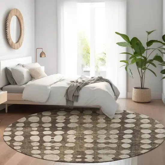 8' Brown And Beige Round Abstract Washable Indoor Outdoor Area Rug Photo 7