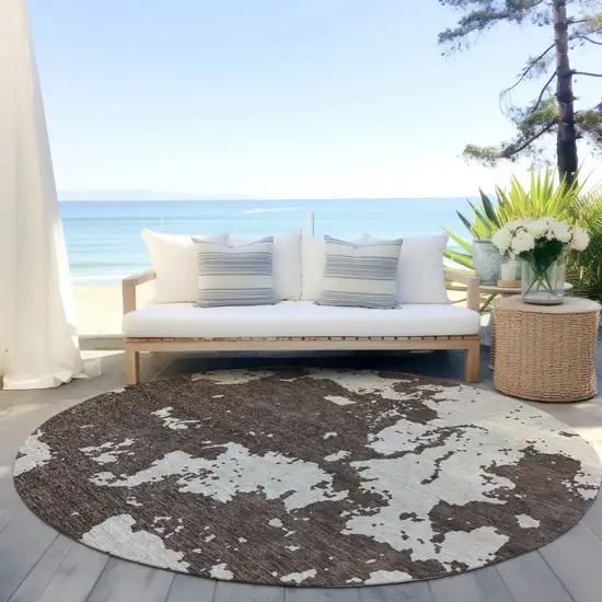 8' Brown And Beige Round Abstract Washable Indoor Outdoor Area Rug Photo 6