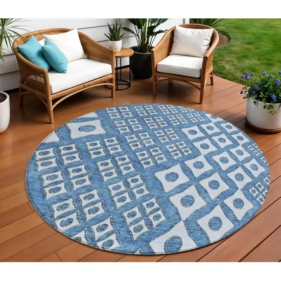 8' Denim Blue And Light Blue Round Geometric Washable Indoor Outdoor Area Rug Photo 1