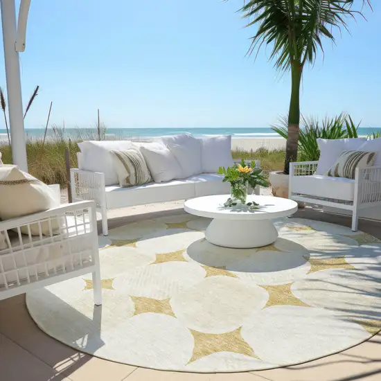 8' Gold And Beige Round Abstract Washable Indoor Outdoor Area Rug Photo 7
