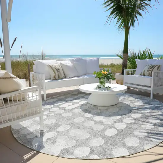 8' Gray And Ivory Round Abstract Washable Indoor Outdoor Area Rug Photo 6
