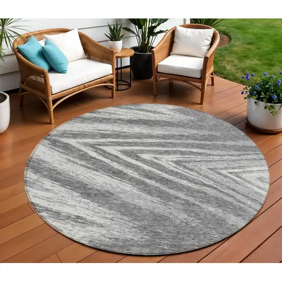 8' Gray And Ivory Round Abstract Washable Indoor Outdoor Area Rug Photo 1