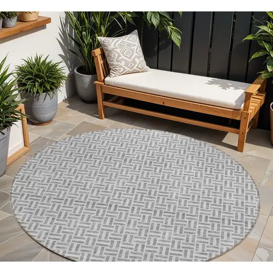 8' Gray And Silver Round Geometric Washable Indoor Outdoor Area Rug Photo 1