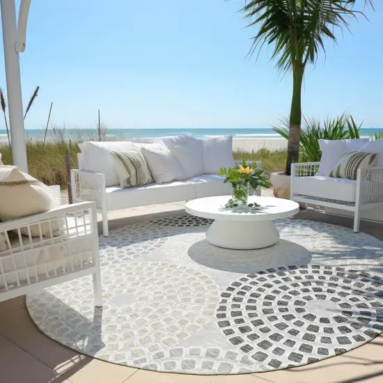 8' Gray And Taupe Round Geometric Washable Indoor Outdoor Area Rug Photo 7