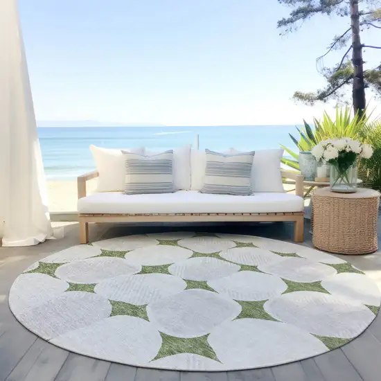 8' Green And Beige Round Abstract Washable Indoor Outdoor Area Rug Photo 7