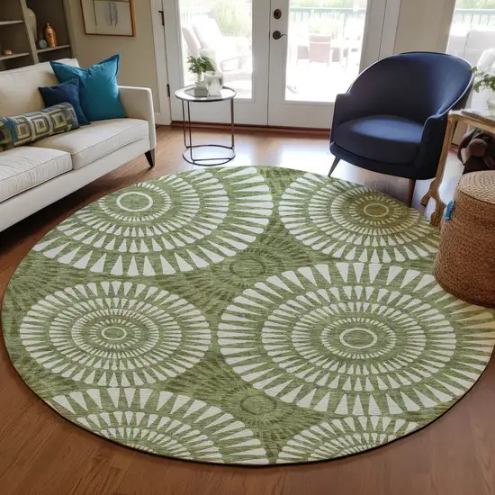 8' Green And Ivory Round Geometric Washable Indoor Outdoor Area Rug Photo 8