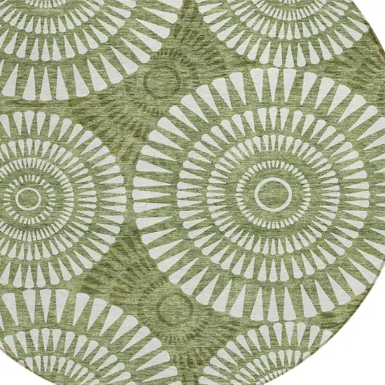 8' Green And Ivory Round Geometric Washable Indoor Outdoor Area Rug Photo 5