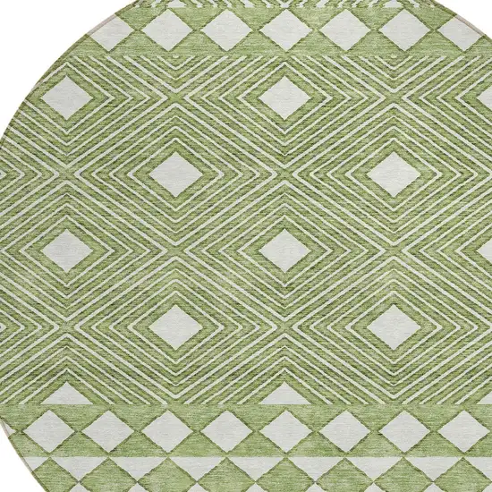 8' Green And Ivory Round Geometric Washable Indoor Outdoor Area Rug Photo 4