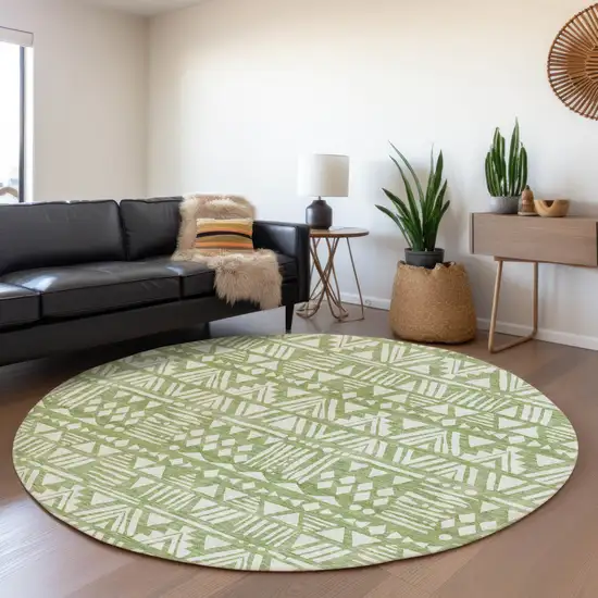 8' Green And Ivory Round Southwestern Washable Indoor Outdoor Area Rug Photo 7