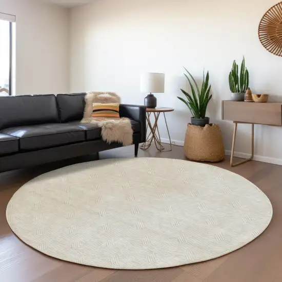 8' Ivory And Gray Round Geometric Washable Indoor Outdoor Area Rug Photo 7
