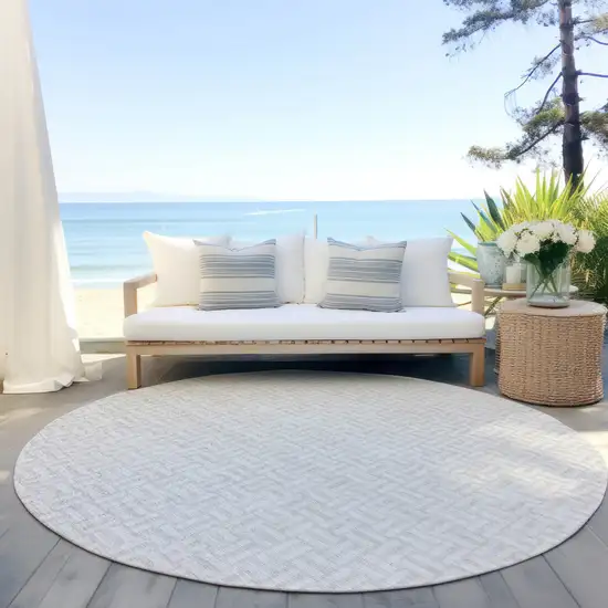 8' Ivory And Silver Round Geometric Washable Indoor Outdoor Area Rug Photo 6