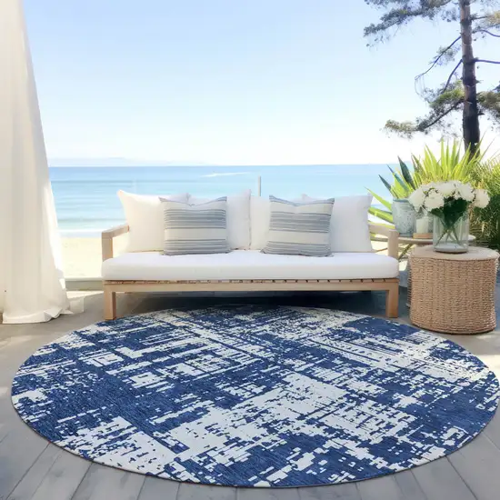 8' Navy Blue And Ivory Round Abstract Washable Indoor Outdoor Area Rug Photo 6