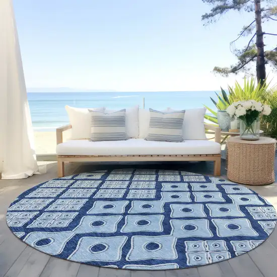 8' Navy Blue And Light Blue Round Geometric Washable Indoor Outdoor Area Rug Photo 6