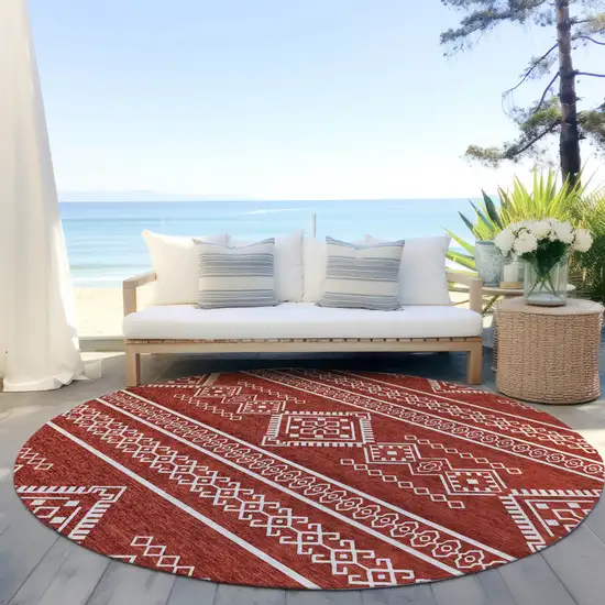 8' Red And Ivory Round Southwestern Washable Indoor Outdoor Area Rug Photo 7