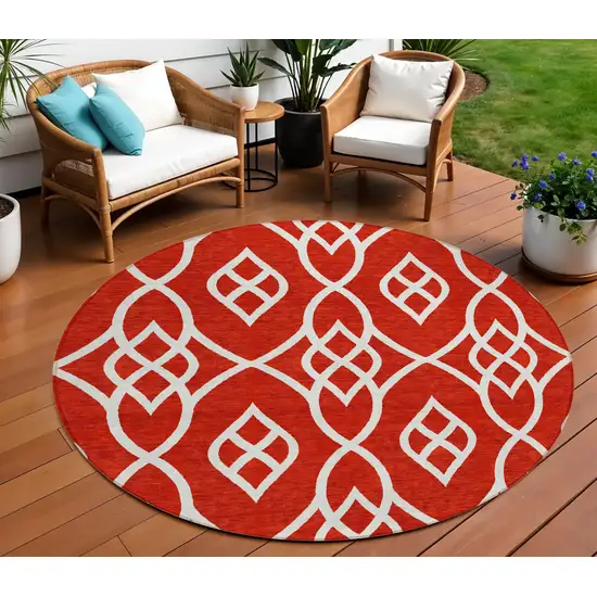 8' Red And Ivory Round Trellis Washable Indoor Outdoor Area Rug Photo 1