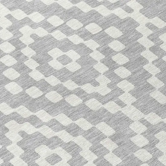 8' Silver And Ivory Round Geometric Washable Indoor Outdoor Area Rug Photo 8