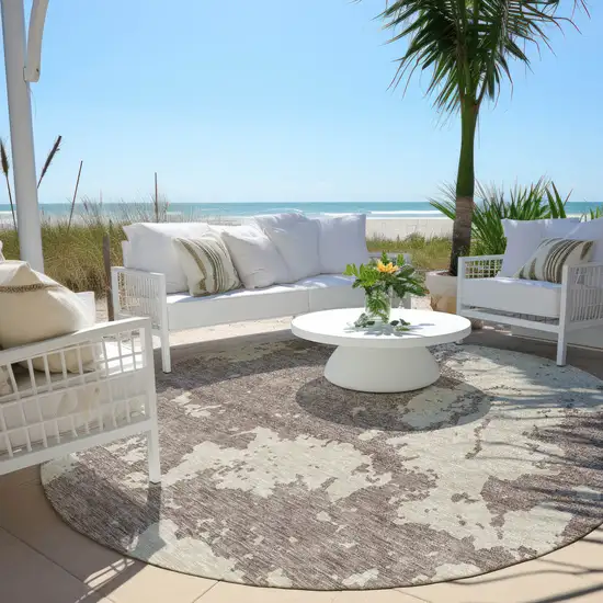 8' Taupe And Beige Round Abstract Washable Indoor Outdoor Area Rug Photo 6