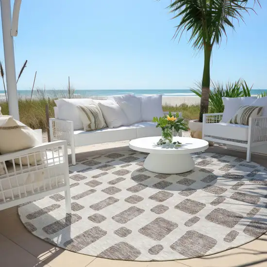 8' Taupe And Beige Round Geometric Washable Indoor Outdoor Area Rug Photo 6