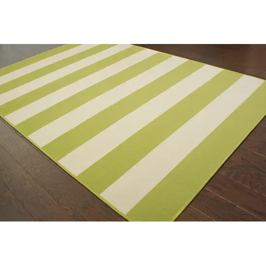 9' X 13' Green Geometric Stain Resistant Indoor Outdoor Area Rug Photo 4