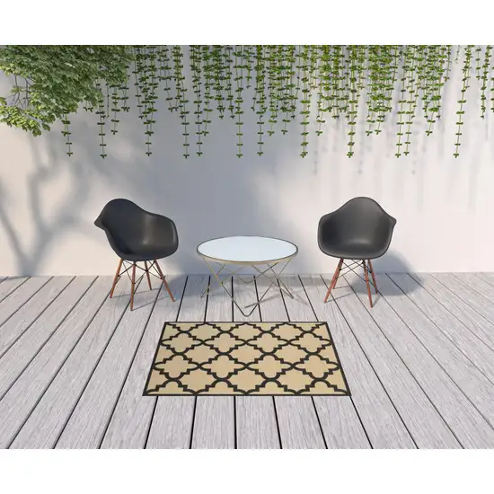 4' X 6' Sand Geometric Stain Resistant Indoor Outdoor Area Rug Photo 2