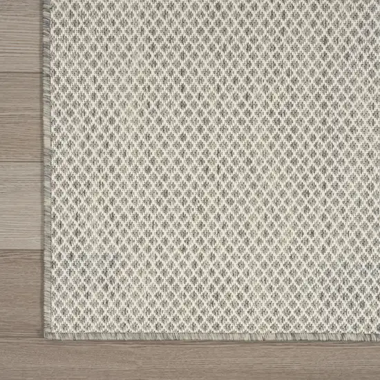Ivory and Silver Indoor Outdoor Area Rug Photo 5