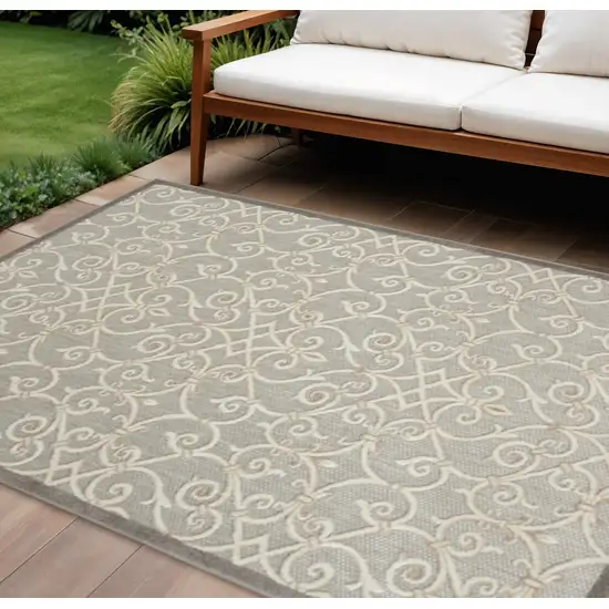 Gray And Ivory Indoor Outdoor Area Rug Photo 2
