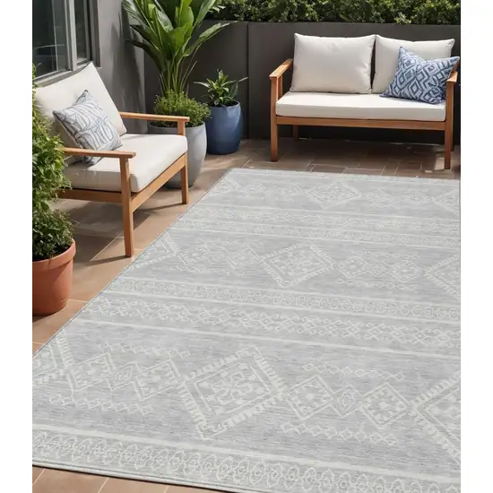 Silver And Ivory Southwestern Washable Indoor Outdoor Area Rug Photo 1